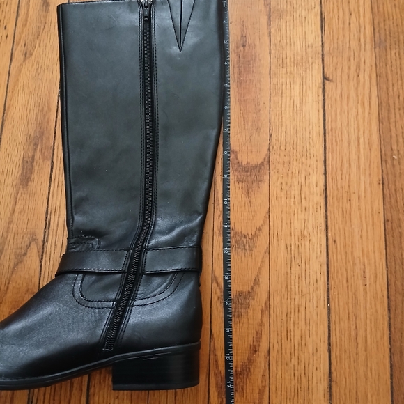 Lauren Ralph Lauren - Micah Black Leather Upper Tall Boots. Size 6.5B - Picture 7 of 12